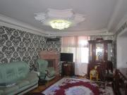 Satılır 4 otaqlı 170 m2 köhnə tikili Nizami m.