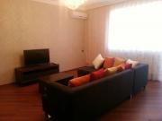 İcarəyə verilir 4 otaqlı 150 m2 yeni tikili Nizami m.