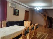 İcarəyə verilir 5 otaqlı 480 m2 həyət evi Gənclik m.