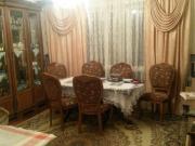 Satılır 4 otaqlı 760 m2 köhnə tikili Elmlər Akademiyası m.