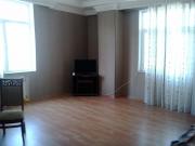 Satılır 4 otaqlı 136 m2 yeni tikili Nizami m.