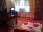 İcarəyə verilir 1 otaqlı 0 m2 köhnə tikili İnşaatçılar m.