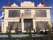 İcarəyə verilir 4 otaqlı 300 m2 həyət evi Səbail r.