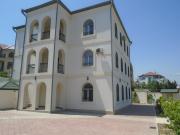 İcarəyə verilir 8 otaqlı 300 m2 bağ evi Yasamal r.