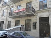 Satılır 10 otaqlı 720 m2 köhnə tikili Nizami m.