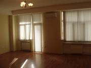 İcarəyə verilir 5 otaqlı 197 m2 obyekt 28 May m.