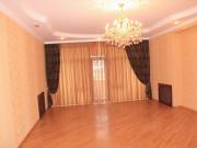 Satılır 5 otaqlı 243 m2 yeni tikili Elmlər Akademiyası m.