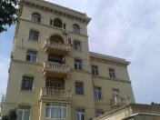 Satılır 3 otaqlı 80 m2 köhnə tikili Elmlər Akademiyası m.