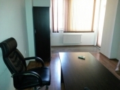 İcarəyə verilir 3 otaqlı 120 m2 obyekt Şah İsmayıl Xətai m.