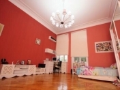 İcarəyə verilir 5 otaqlı 300 m2 köhnə tikili Səbail r.