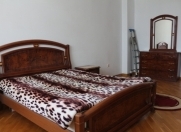 İcarəyə verilir 4 otaqlı 160 m2 yeni tikili Nizami m.