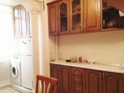 Satılır 3 otaqlı 70 m2 köhnə tikili Elmlər Akademiyası m.
