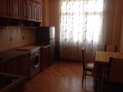 İcarəyə verilir 3 otaqlı 134 m2 yeni tikili Memar Əcəmi m.