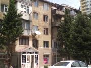 Satılır 3 otaqlı 74 m2 köhnə tikili Elmlər Akademiyası m.