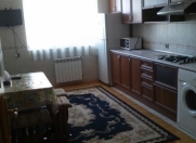 İcarəyə verilir 3 otaqlı 140 m2 yeni tikili İnşaatçılar m.