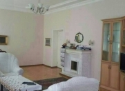 Satılır 4 otaqlı 142 m2 köhnə tikili Sahil m.