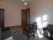 İcarəyə verilir 4 otaqlı 150 m2 köhnə tikili Sahil m.