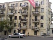 Satılır 3 otaqlı 90 m2 köhnə tikili Elmlər Akademiyası m.