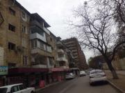 Satılır 3 otaqlı 65 m2 köhnə tikili Elmlər Akademiyası m.