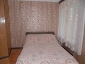 Satılır 2 otaqlı 45 m2 köhnə tikili Elmlər Akademiyası m.