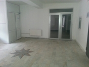 Satılır 7 otaqlı 250 m2 obyekt İnşaatçılar m.