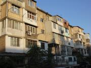 Satılır 2 otaqlı 43 m2 köhnə tikili Elmlər Akademiyası m.