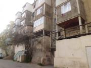 Satılır 2 otaqlı 45 m2 köhnə tikili Elmlər Akademiyası m.