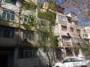 Satılır 4 otaqlı 85 m2 köhnə tikili Elmlər Akademiyası m.