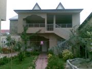 Satılır 6 otaqlı 700 m2 həyət evi Qaraçuxur