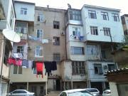 Satılır 3 otaqlı 80 m2 köhnə tikili Elmlər Akademiyası m.