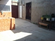 Satılır 3 otaqlı 150 m2 bağ evi İnşaatçılar m.