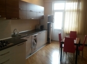 İcarəyə verilir 3 otaqlı 145 m2 yeni tikili Əhmədli