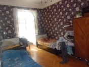Satılır 3 otaqlı 90 m2 köhnə tikili Elmlər Akademiyası m.