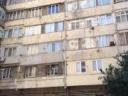 Satılır 3 otaqlı 90 m2 köhnə tikili Elmlər Akademiyası m.