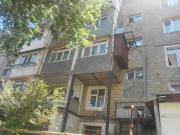 Satılır 3 otaqlı 67 m2 köhnə tikili Elmlər Akademiyası m.