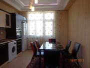 İcarəyə verilir 4 otaqlı 180 m2 yeni tikili Nizami m.