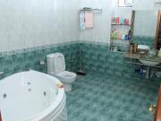 İcarəyə verilir 10 otaqlı 600 m2 həyət evi Gənclik m.