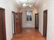 İcarəyə verilir 10 otaqlı 800 m2 həyət evi Gənclik m.