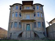 Satılır 10 otaqlı 8000 m2 bağ evi Fatmayı