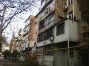 İcarəyə verilir 2 otaqlı 45 m2 köhnə tikili 7 mkr