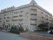 İcarəyə verilir 4 otaqlı 135 m2 köhnə tikili Nizami m.