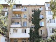 Satılır 1 otaqlı 32 m2 köhnə tikili Elmlər Akademiyası m.