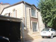 İcarəyə verilir 6 otaqlı 450 m2 həyət evi Gənclik m.