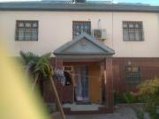 Satılır 4 otaqlı 200 m2 bağ evi Qaraçuxur