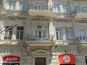 İcarəyə verilir 4 otaqlı 180 m2 köhnə tikili Sahil m.