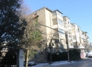 Satılır 2 otaqlı 45 m2 köhnə tikili Elmlər Akademiyası m.