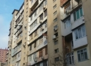 Satılır 3 otaqlı 90 m2 köhnə tikili Qələbə dairəsi
