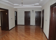 Satılır 4 otaqlı 186 m2 yeni tikili Nərimanov r.