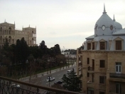 İcarəyə verilir 5 otaqlı 250 m2 köhnə tikili Sahil m.