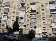 Satılır 1 otaqlı 40 m2 köhnə tikili Elmlər Akademiyası m.